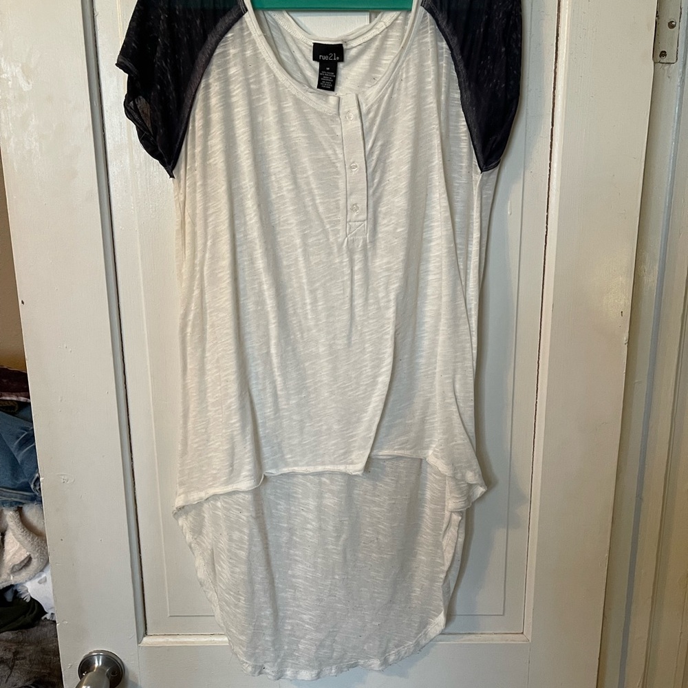 Rue 21 long tee size m
